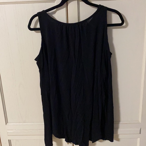 Old navy black top in size large - Picture 6 of 6
